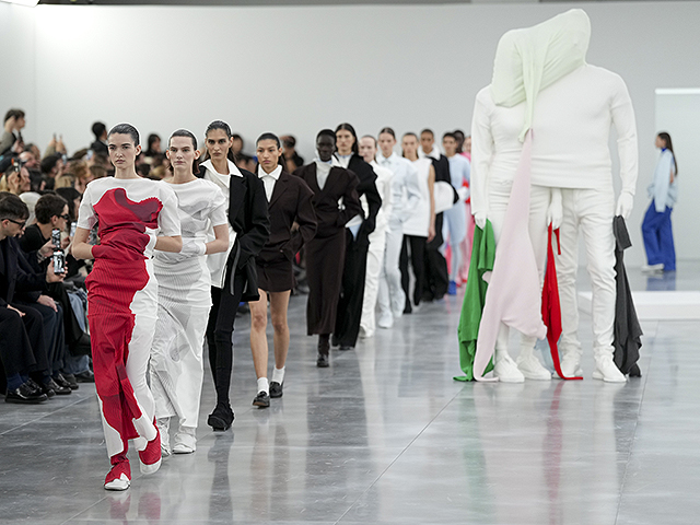 Коллекция Issey Miyake