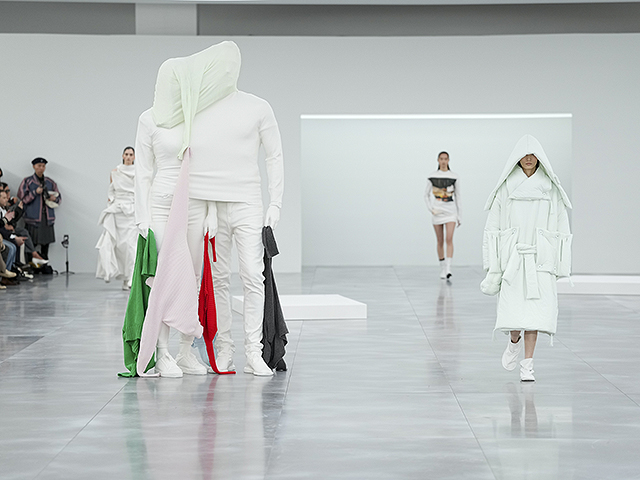 Коллекция Issey Miyake