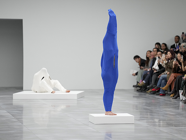 Коллекция Issey Miyake