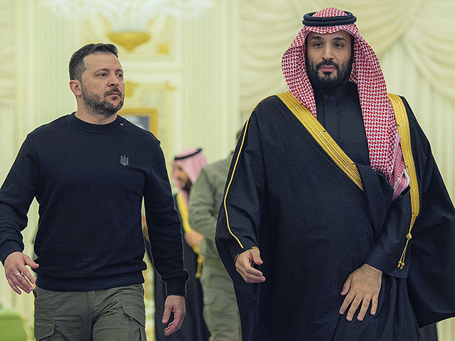 Zelensky went on a visit to Saudi Arabia, where the Ukrainian-American meeting will be held