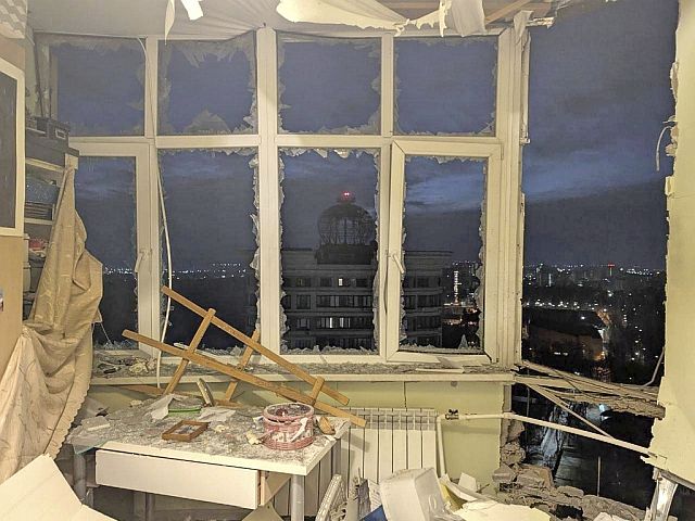 Последствия беспрецедентной атаки БПЛА на Москву. Фоторепортаж
