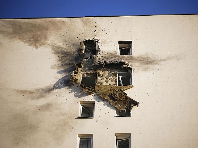 Последствия беспрецедентной атаки БПЛА на Москву. Фоторепортаж
