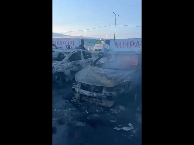 Последствия беспрецедентной атаки БПЛА на Москву. Фоторепортаж
