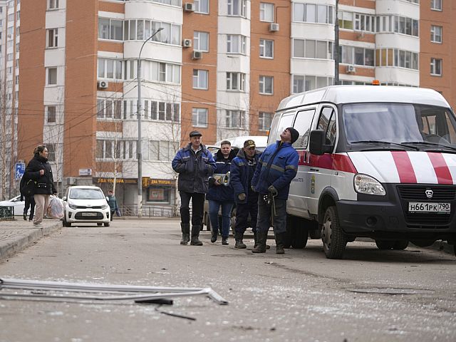 Последствия беспрецедентной атаки БПЛА на Москву. Фоторепортаж
