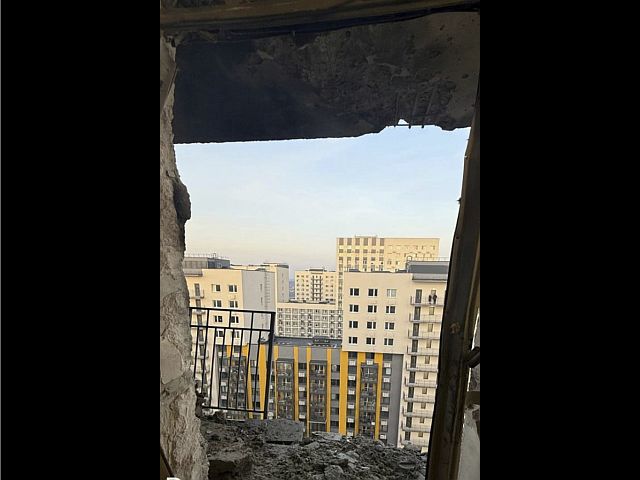 Последствия беспрецедентной атаки БПЛА на Москву. Фоторепортаж
