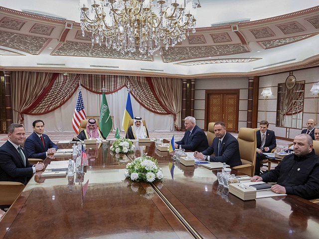 Ukraine expressed a willingness to accept the US offer of immediate ceasefire for 30 days