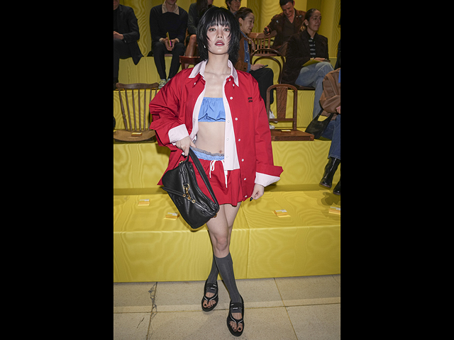 Минни на показе коллекции Miu Miu