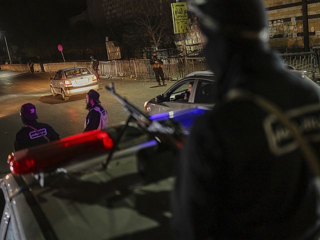 На границе Сирии и Ливана продолжаются бои между "Хизбаллой" и боевиками аль-Джулани