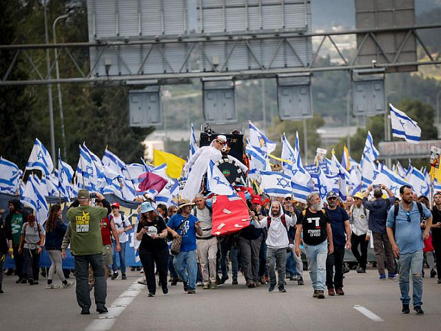Акция против увольнения главы ШАБАКа: марш на Иерусалим. Фоторепортаж