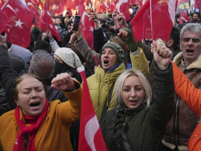 In Turkey, after the arrest of the mayor of Istanbul, mass opposition demonstrations are held