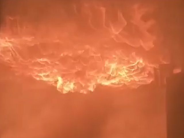 В Краснодарском крае горит нефтебаза