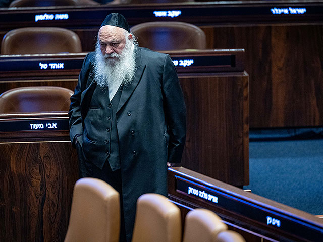 Ицхак Гольдкнопф уволился с поста министра, но остается министром строительства