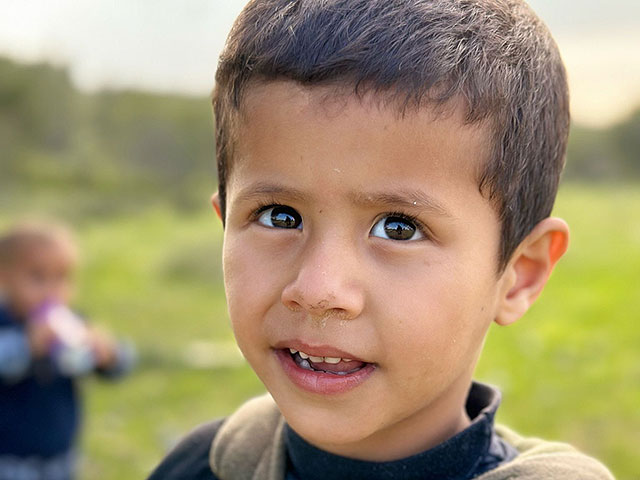 Внимание, розыск: пропал 6-летний Юнес аль-Талака из Раата, мальчик не говорит