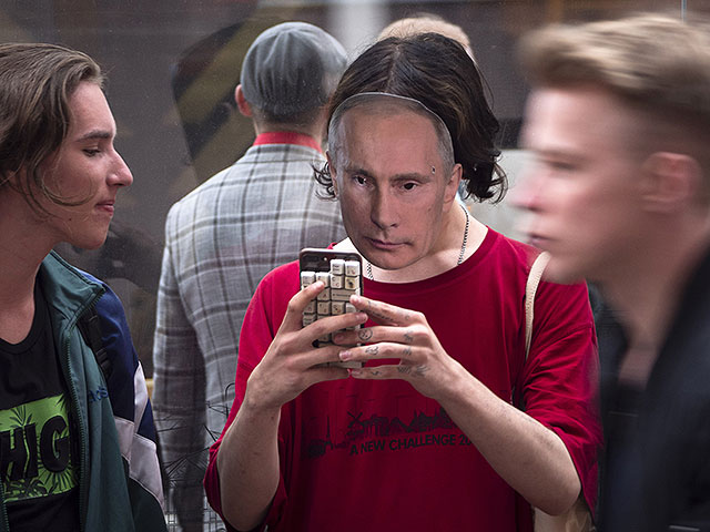 Путин подписал закон, запрещающий размещение рекламы в Instagram, Facebook и X