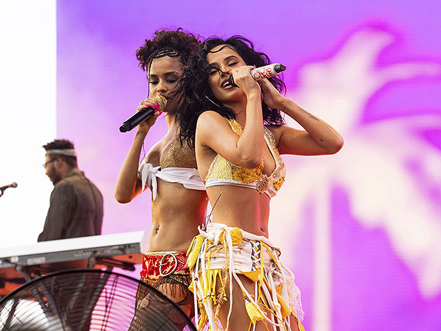 Tyla и Becky G