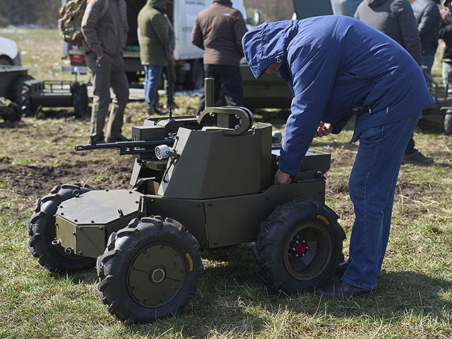 Беспилотная военная техника Украины: полевая выставка. Фоторепортаж
