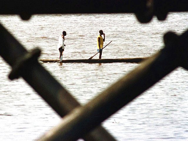 Крушение судна в Конго, подтверждена гибель около 150 человек
