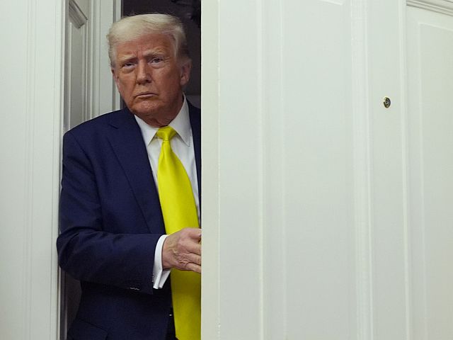 Рейтинг Трампа: немного выше, чем в первую каденцию, но ниже среднего