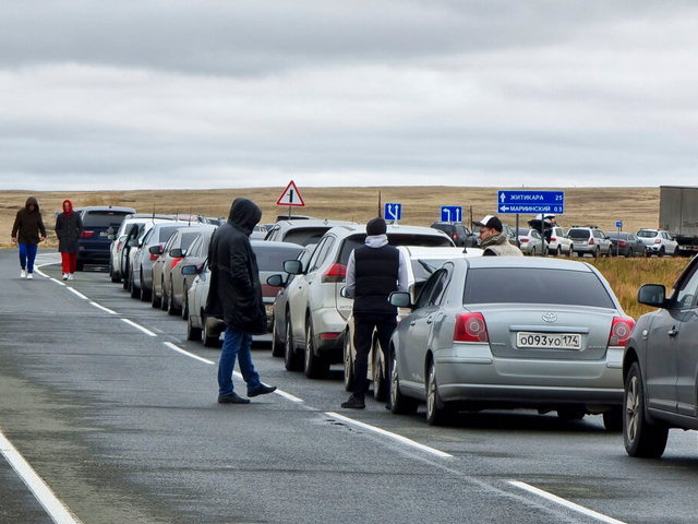В Казахстане попал в аварию микроавтобус с детской футбольной командой