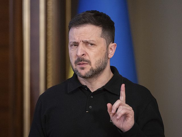 Зеленский заявил, что ВСУ продолжают действовать на территории Курской области