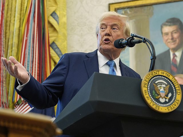 Дональд Трамп: "Мы поможем жителям Газы. ХАМАС забирает у них все"