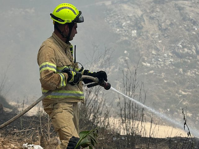 Пожар в районе Нацерета: огонь удалось остановить перед линией домов