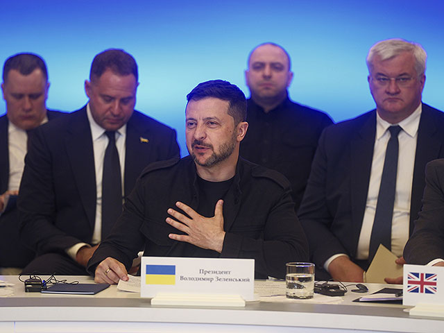 Зеленский приветствовал предложение Путина начать переговоры