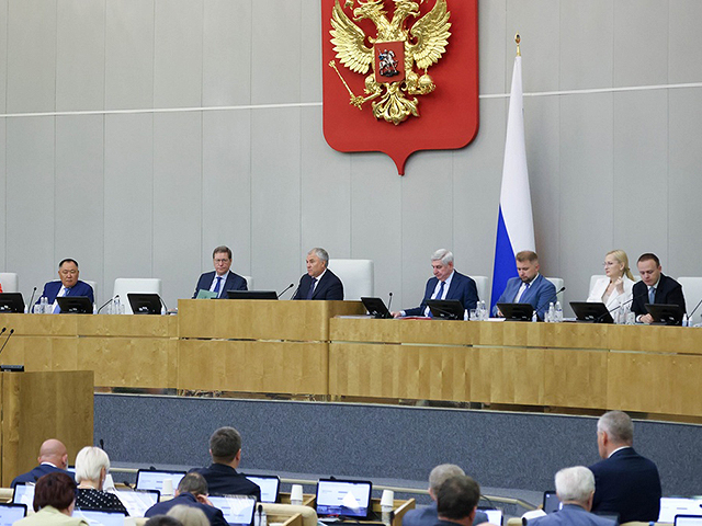 Госдума на этой неделе рассмотрит закон, позволяющий арестовывать имущество релокантов