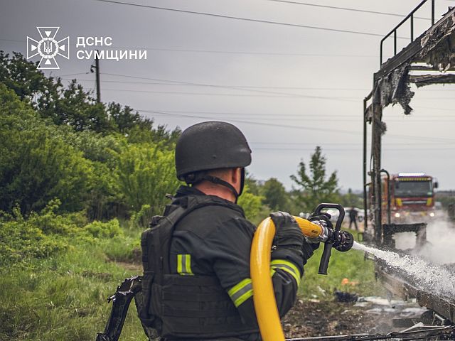 Российские военные атаковали рейсовый автобус в Сумской области, множество жертв
