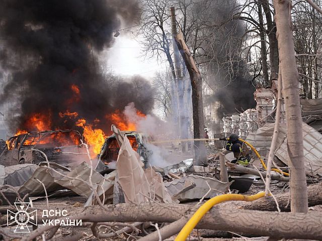 Последствия удара армии РФ по Сумам: десятки погибших, среди жертв дети. Фоторепортаж