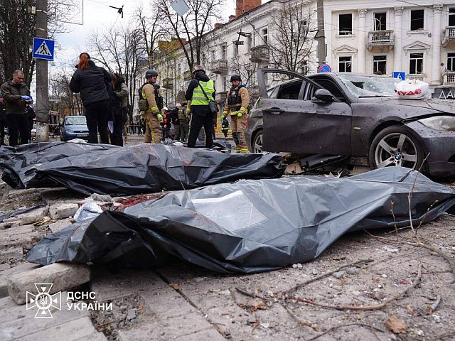 Последствия удара армии РФ по Сумам: десятки погибших, среди жертв дети. Фоторепортаж
