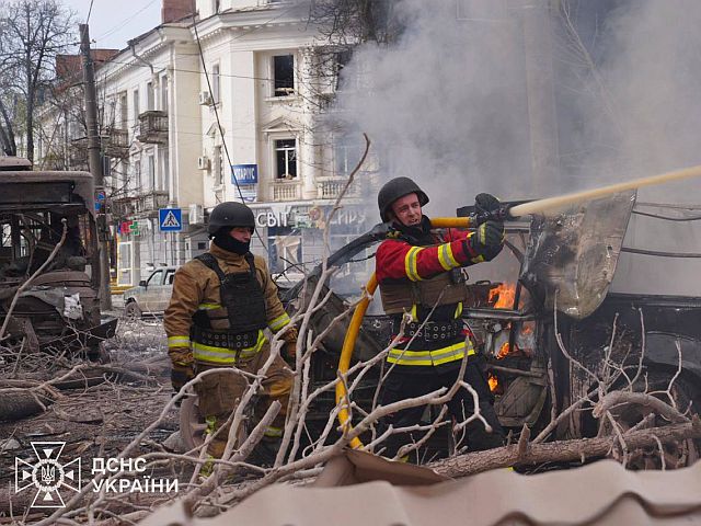 Последствия удара армии РФ по Сумам: десятки погибших, среди жертв дети. Фоторепортаж