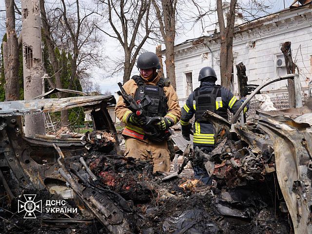 Последствия удара армии РФ по Сумам: десятки погибших, среди жертв дети. Фоторепортаж