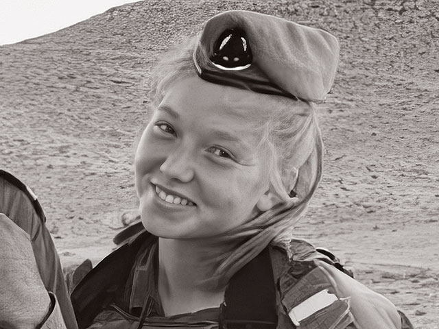 Старший лейтенант Алина ПРАВОСУДОВА, 23 года, из Хайфы, радиоэлектронная разведка