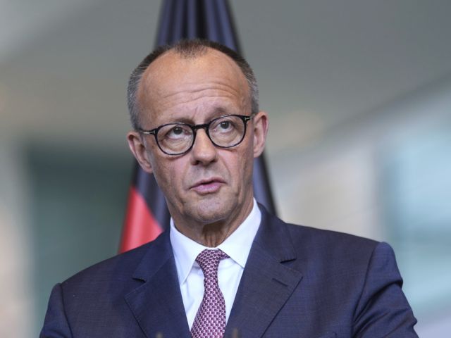 Канцлер Мерц: "Мигранты импортируют в Германию антисемитизм"