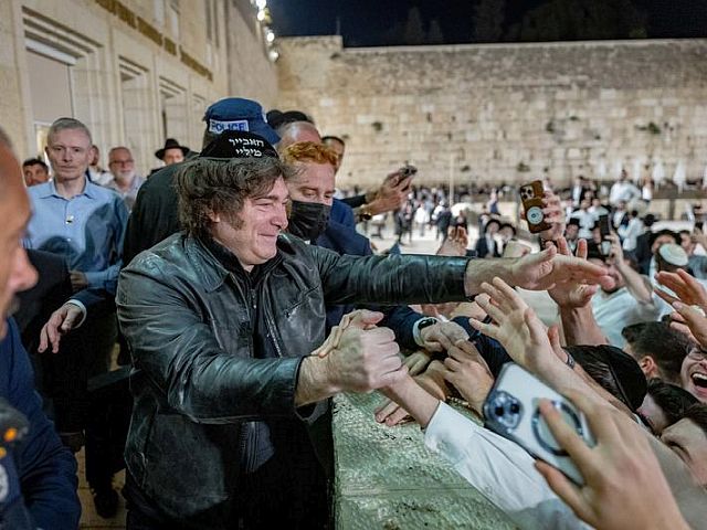 Президент Аргентины вновь посетил Стену Плача в Иерусалиме. Фоторепортаж
