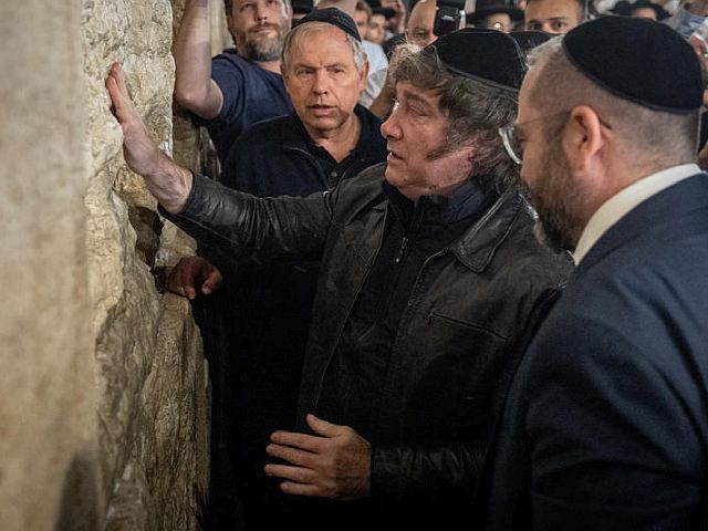 Президент Аргентины вновь посетил Стену Плача в Иерусалиме. Фоторепортаж

