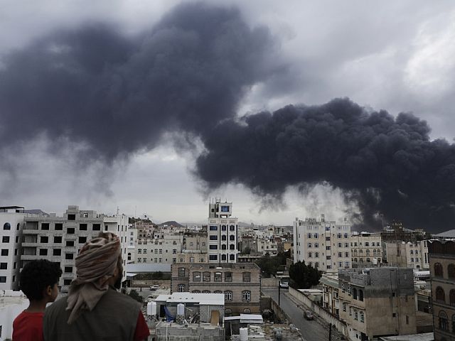 СМИ: после атаки ЦАХАЛа на аэропорт в Сане около 2000 граждан Йемена не могут вылететь домой