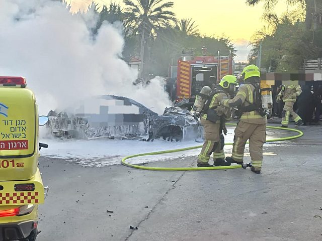 Взрыв автомобиля в Джальджулии: двое мужчин погибли на месте