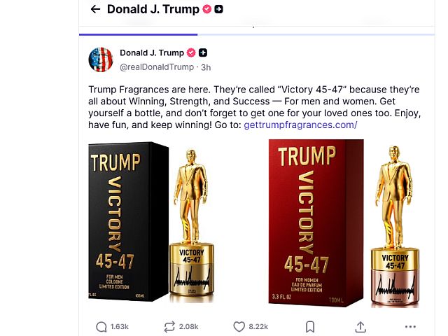 Трамп в своей соцсети рекламирует парфюм собственного бренда
