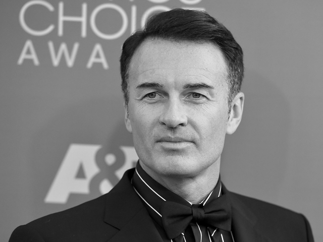 Актер Джулиан Макмэхон, сыгравший в сериале "Зачарованные", умер в возрасте 56 лет