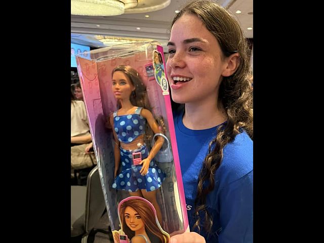 Mattel выпустила куклу Барби с диабетом 1-го типа