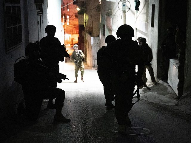 В Иудее и Самарии арестованы 16 разыскиваемых за террор