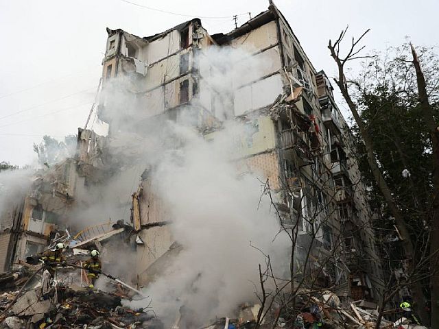 Удар армии РФ по Киеву: разрушен жилой дом, есть погибший, множество раненых
