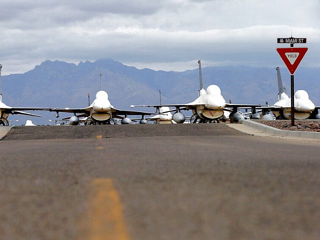 Служба безопасности базы ВВС США застрелила водителя-нарушителя