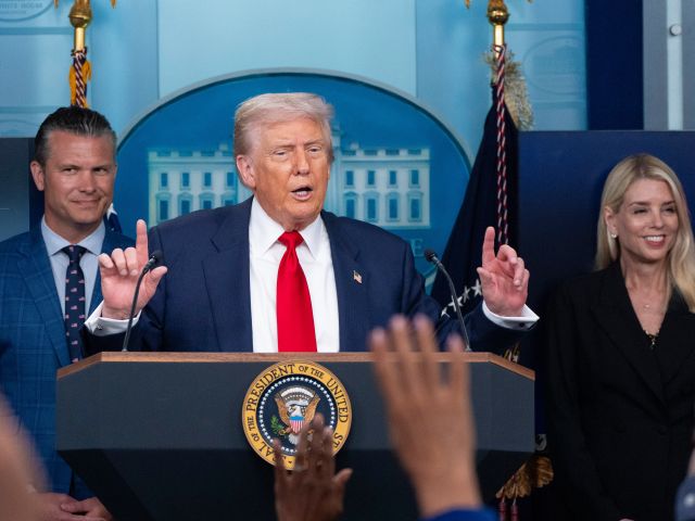 Трамп: "Киев должны были взять за четыре часа"