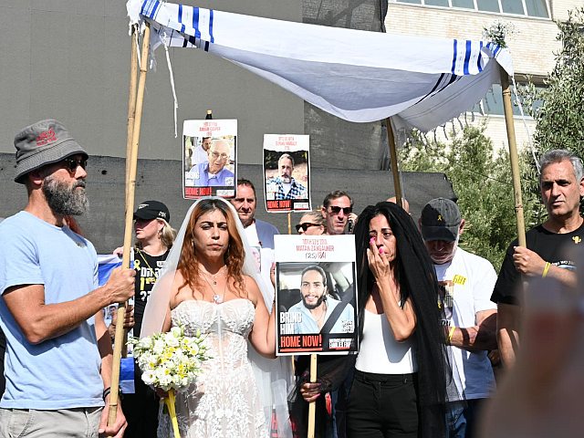 "Народная забастовка": невеста Матана Ценгаукера Илана Грицевски пошла под хупу – без жениха
