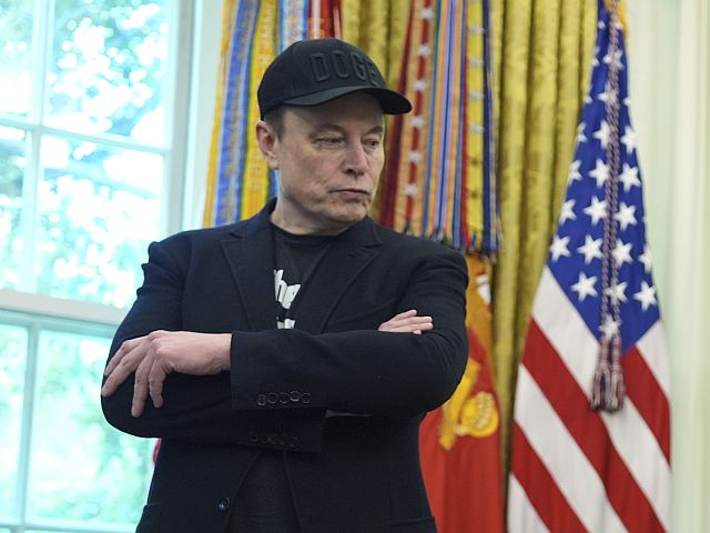 WSJ: Маск приостановил создание "Партии Америки" и может поддержать Вэнса