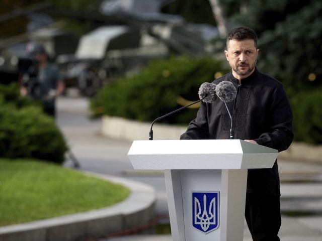 Обращение Зеленского: "Украина не будет принуждена к стыду, который русские называют компромисс"