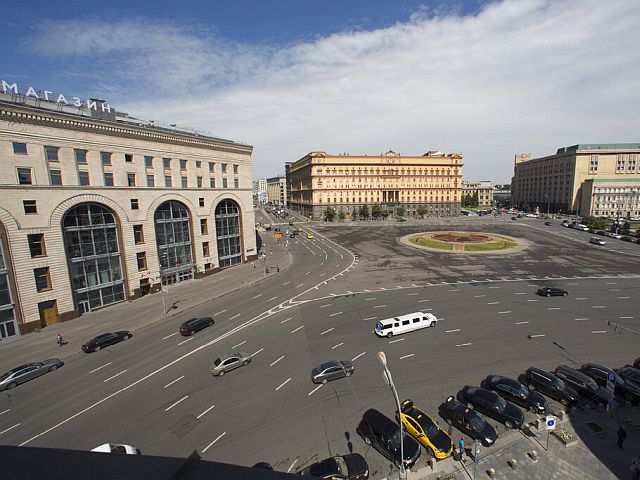 Взрыв в "Детском мире" в Москве, есть погибший и раненые